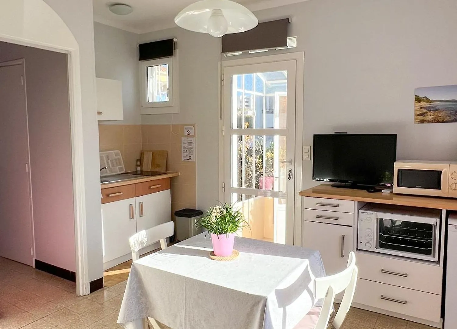 Petit Appartement Tranquille Avec Jardin - Hyeres Centre Ville