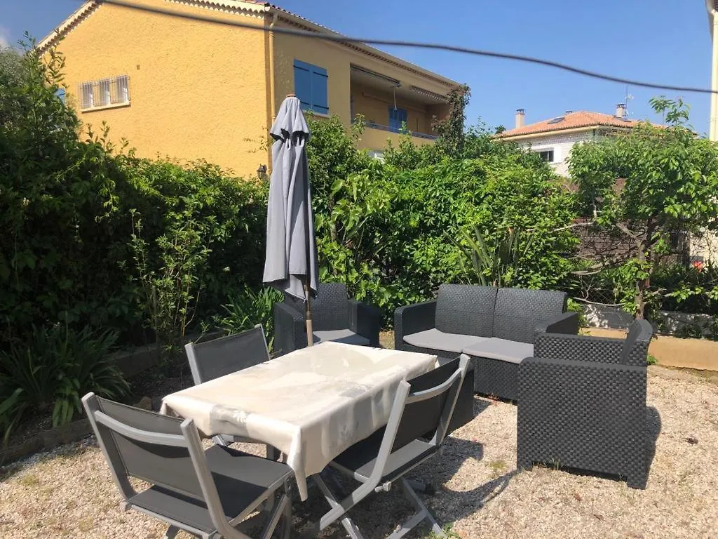Petit Appartement Tranquille Avec Jardin - Hyeres Centre Ville Apartment